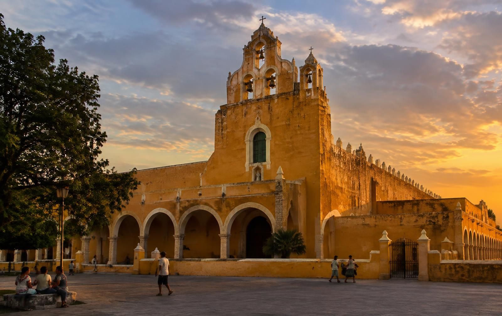 Walk the Calzada de los Frailes to San Bernardino.